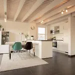 Dock 61 - Tolles Fuer Bis Zu 4 Personen Mit Kaminofen Und Sauna - Haustiere Herzlich Willkommen, Direkt Am Wasser Gelegen Hébergement de vacances *