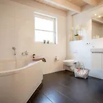 Dock 61 - Tolles Fuer Bis Zu 4 Personen Mit Kaminofen Und Sauna - Haustiere Herzlich Willkommen, Direkt Am Wasser Gelegen Hébergement de vacances