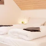 Hébergement de vacances Dock 61 - Tolles Fuer Bis Zu 4 Personen Mit Kaminofen Und Sauna - Haustiere Herzlich Willkommen, Direkt Am Wasser Gelegen Nordhorn