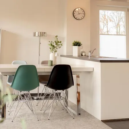 Dock 61 - Tolles Fuer Bis Zu 4 Personen Mit Kaminofen Und Sauna - Haustiere Herzlich Willkommen, Direkt Am Wasser Gelegen 诺德霍恩