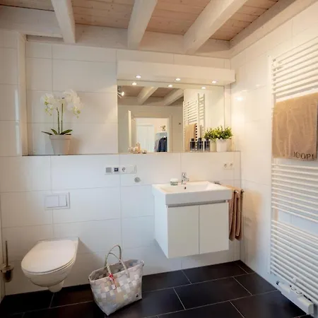 Dock 61 - Tolles Fuer Bis Zu 4 Personen Mit Kaminofen Und Sauna - Haustiere Herzlich Willkommen, Direkt Am Wasser Gelegen Prázdninový dům Nordhorn