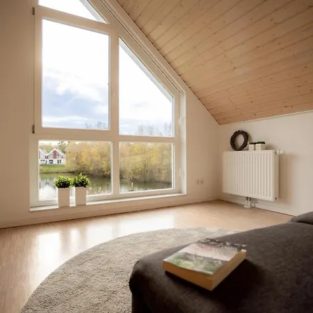 Dock 61 - Tolles Fuer Bis Zu 4 Personen Mit Kaminofen Und Sauna - Haustiere Herzlich Willkommen, Direkt Am Wasser Gelegen Nordhorn