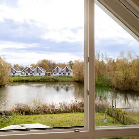 Vakantiehuis Dock 61 - Tolles Fuer Bis Zu 4 Personen Mit Kaminofen Und Sauna - Haustiere Herzlich Willkommen, Direkt Am Wasser Gelegen *