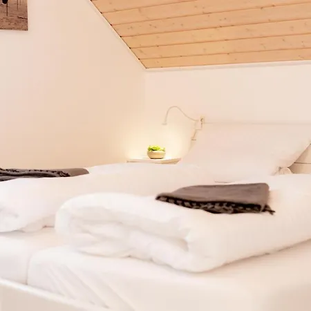 Prázdninový dům Dock 61 - Tolles Fuer Bis Zu 4 Personen Mit Kaminofen Und Sauna - Haustiere Herzlich Willkommen, Direkt Am Wasser Gelegen Nordhorn
