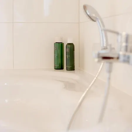 Dock 61 - Tolles Fuer Bis Zu 4 Personen Mit Kaminofen Und Sauna - Haustiere Herzlich Willkommen, Direkt Am Wasser Gelegen Vakantiehuis