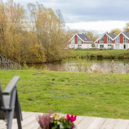 Dock 61 - Tolles Fuer Bis Zu 4 Personen Mit Kaminofen Und Sauna - Haustiere Herzlich Willkommen, Direkt Am Wasser Gelegen *