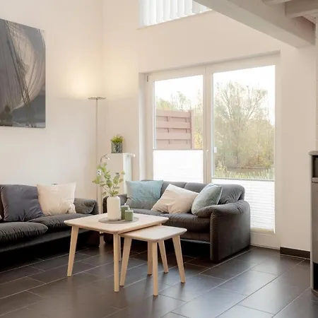 Vakantiehuis Dock 61 - Tolles Fuer Bis Zu 4 Personen Mit Kaminofen Und Sauna - Haustiere Herzlich Willkommen, Direkt Am Wasser Gelegen