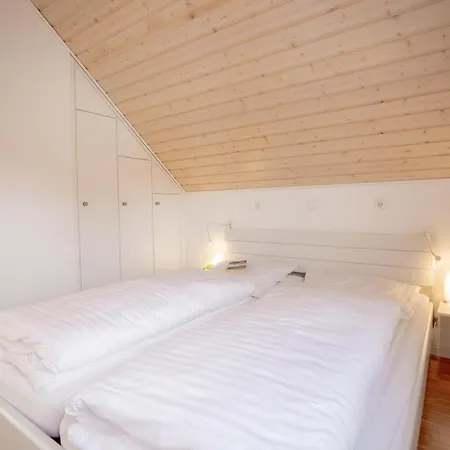 Dock 61 - Tolles Fuer Bis Zu 4 Personen Mit Kaminofen Und Sauna - Haustiere Herzlich Willkommen, Direkt Am Wasser Gelegen *