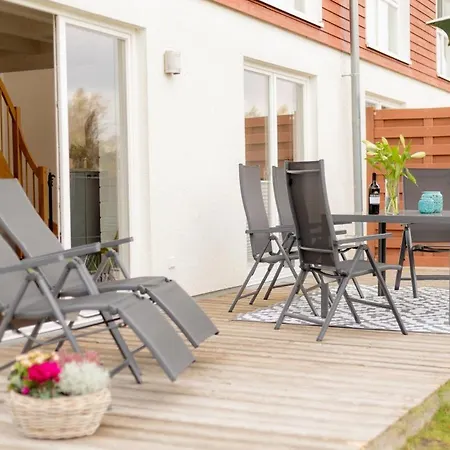 Dock 61 - Tolles Fuer Bis Zu 4 Personen Mit Kaminofen Und Sauna - Haustiere Herzlich Willkommen, Direkt Am Wasser Gelegen *