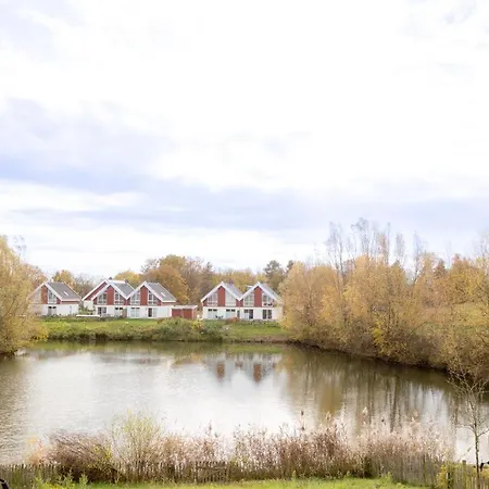 Vakantiehuis Dock 61 - Tolles Fuer Bis Zu 4 Personen Mit Kaminofen Und Sauna - Haustiere Herzlich Willkommen, Direkt Am Wasser Gelegen *