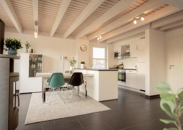 Dock 61 - Tolles Fuer Bis Zu 4 Personen Mit Kaminofen Und Sauna - Haustiere Herzlich Willkommen, Direkt Am Wasser Gelegen Feriehus *
