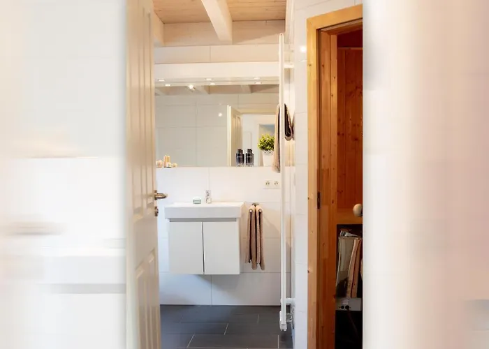 Dock 61 - Tolles Fuer Bis Zu 4 Personen Mit Kaminofen Und Sauna - Haustiere Herzlich Willkommen, Direkt Am Wasser Gelegen Feriehus Nordhorn