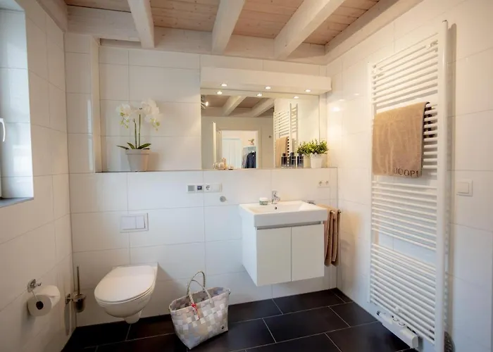 Dock 61 - Tolles Fuer Bis Zu 4 Personen Mit Kaminofen Und Sauna - Haustiere Herzlich Willkommen, Direkt Am Wasser Gelegen Feriehus Nordhorn